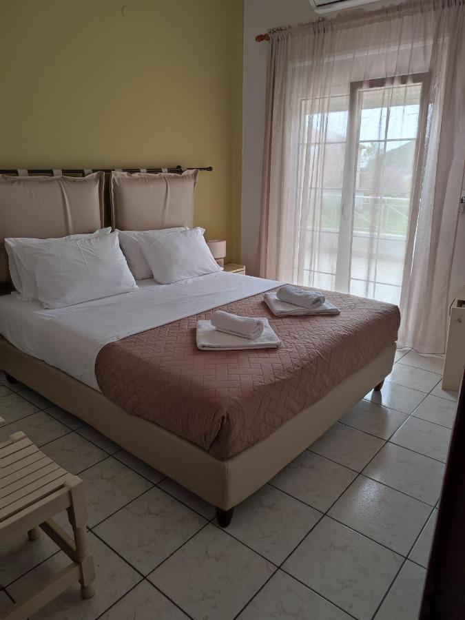 Hotel Kalimera Apartments Ammoudia Esterno foto